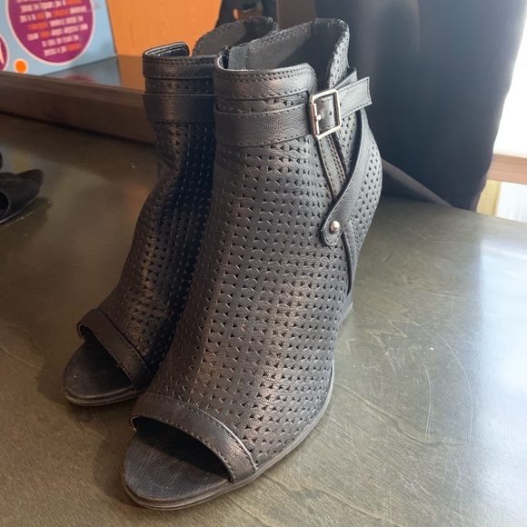 Black wedges - Picture 2 of 3